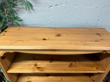Load image into Gallery viewer, Pine Bookcase