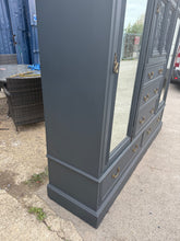 Load image into Gallery viewer, Compactum Wardrobe