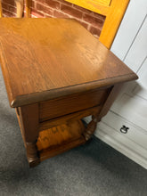 Load image into Gallery viewer, Oak Side Table