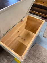 Load image into Gallery viewer, Solid Pine Blanket Box