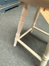 Load image into Gallery viewer, Stool
