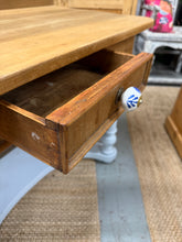 Load image into Gallery viewer, Hall Table / Washstand