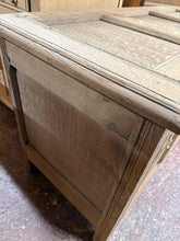 Load image into Gallery viewer, Stripped Oak Blanket Box