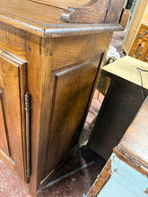 Load image into Gallery viewer, Oak Dresser