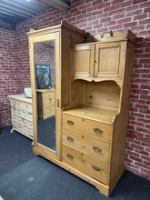Load image into Gallery viewer, Victorian Pine Compactum