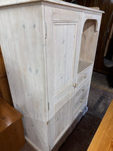 Load image into Gallery viewer, Solid Pine Childs Wardrobe