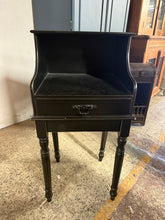 Load image into Gallery viewer, This charming narrow hallway unit brings both style and function to your entryway. Crafted with sturdy construction, it remains in good overall condition despite being gently used. The single small drawer provides a handy spot for storing keys, mail, or other essentials, helping to keep your space tidy and welcoming. Its compact design makes it a perfect fit for tight spaces.
Overall Dimensions
44.5cm wide x 39cm deep x 93cm high
DELIVERY AVAILABLE
For our other items see our website https://fosse