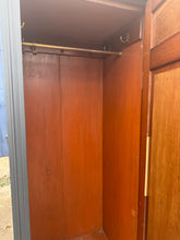 Load image into Gallery viewer, Compactum Wardrobe