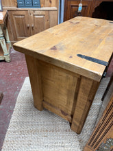 Load image into Gallery viewer, Planked Blanket Box