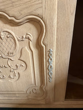 Load image into Gallery viewer, Carved Sideboard