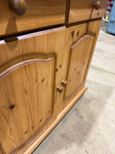 Load image into Gallery viewer, Pine Sideboard