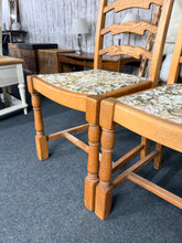 Load image into Gallery viewer, 4 x Oak Chairs