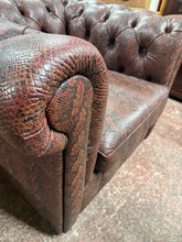 Load image into Gallery viewer, Leather Armchair