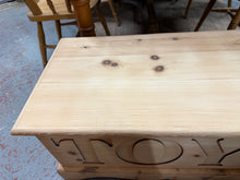 Load image into Gallery viewer, Stripped Blanket Box