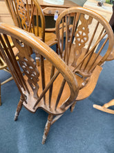 Load image into Gallery viewer, 4 x Wheelback Carvers
