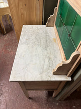 Load image into Gallery viewer, Stripped Washstand