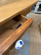 Load image into Gallery viewer, Hall Table / Washstand