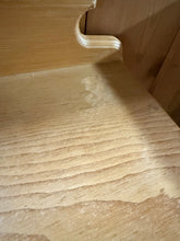 Load image into Gallery viewer, Vintage Pine Washstand
