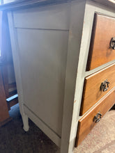 Load image into Gallery viewer, Oak Chest Of Drawers