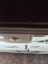 Load image into Gallery viewer, Linen Press