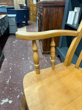 Load image into Gallery viewer, Grandfather Chair