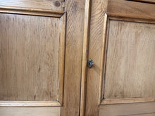 Load image into Gallery viewer, Victorian Pine Compactum
