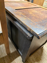 Load image into Gallery viewer, Oak Blanket Box