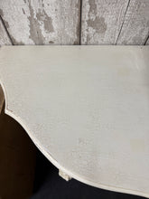 Load image into Gallery viewer, French Style Console