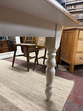 Load image into Gallery viewer, Solid Pine Table