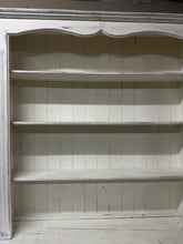 Load image into Gallery viewer, Distressed Dresser