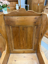 Load image into Gallery viewer, Vintage Lambing Chair