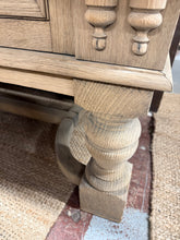 Load image into Gallery viewer, Large Solid Oak Sideboard