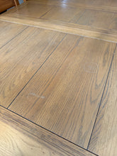 Load image into Gallery viewer, Oak Extendable Table
