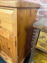 Load image into Gallery viewer, Solid Pine Sideboard