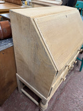 Load image into Gallery viewer, Stripped Oak Bureau