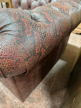 Load image into Gallery viewer, Leather Armchair