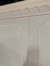 Load image into Gallery viewer, Linen Press