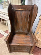 Load image into Gallery viewer, Lambing Chair