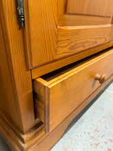Load image into Gallery viewer, Solid Pine Wardrobe