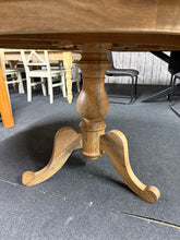 Load image into Gallery viewer, Hardwood Round Table