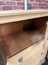 Load image into Gallery viewer, Oak Drinks Cabinet