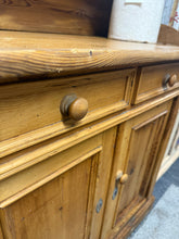 Load image into Gallery viewer, Vintage Pine Washstand