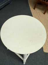 Load image into Gallery viewer, Stool