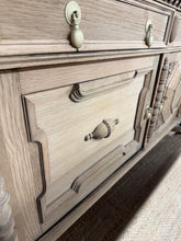 Load image into Gallery viewer, Large Solid Oak Sideboard