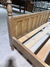 Load image into Gallery viewer, Kingsize Pine Bed