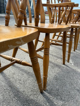 Load image into Gallery viewer, 5 x Vintage Carvers