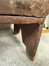 Load image into Gallery viewer, Oak Coffer