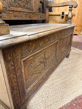 Load image into Gallery viewer, Carved Oak Settle