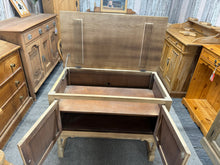 Load image into Gallery viewer, Stripped Oak Blanket Box