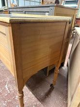 Load image into Gallery viewer, Stripped Mahogany Washstand